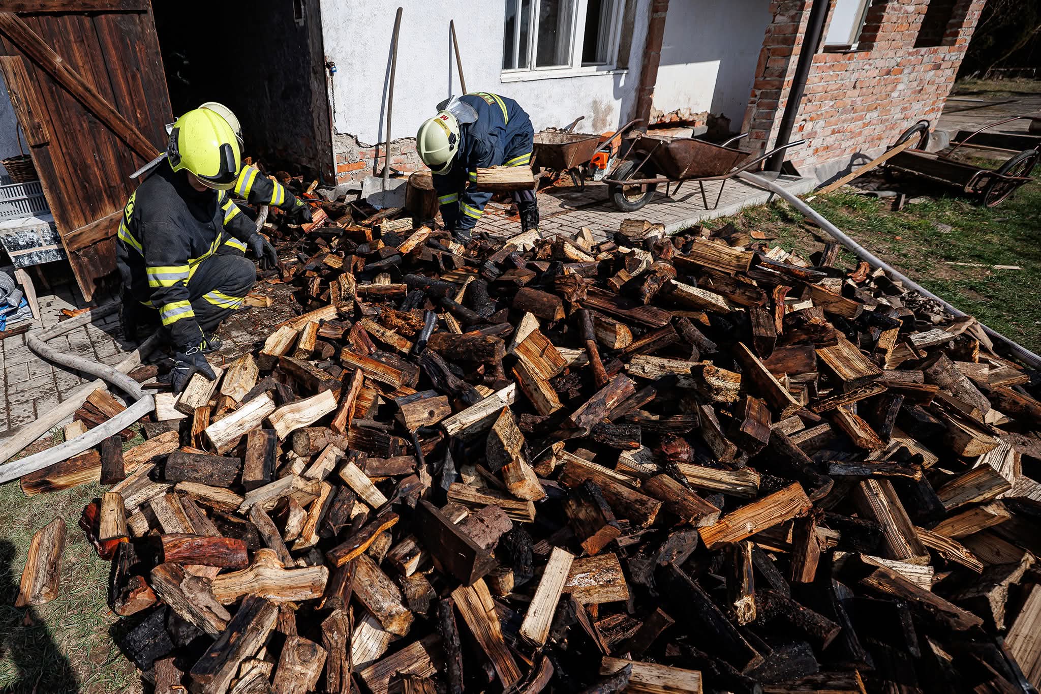 Požár domu ve Starobuckem Debrné